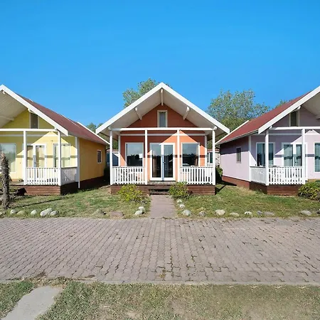 Camping Grande Italia Chalet Mare Campsite